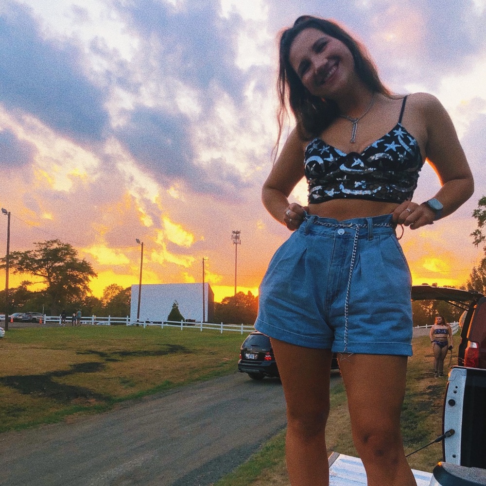 Beginning boutique festival top